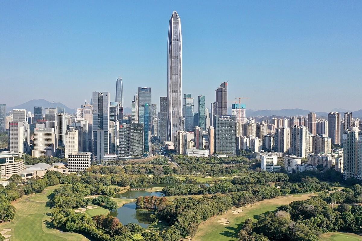 中美之间，已经没有回头路了。美国手里的绳子，已经勒住中国经济的咽喉；而中国手里的