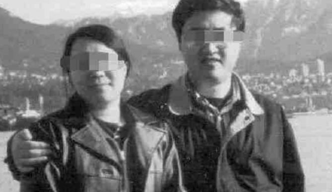 2002年，一位留美女博士和丈夫回国探亲时，竟被父亲活活砍死。而父亲被抓后，不仅