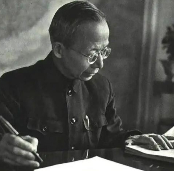 1918年，28岁竺可桢博士毕业，被女校长堵在家里。对方语出惊人：“你娶我妹妹，