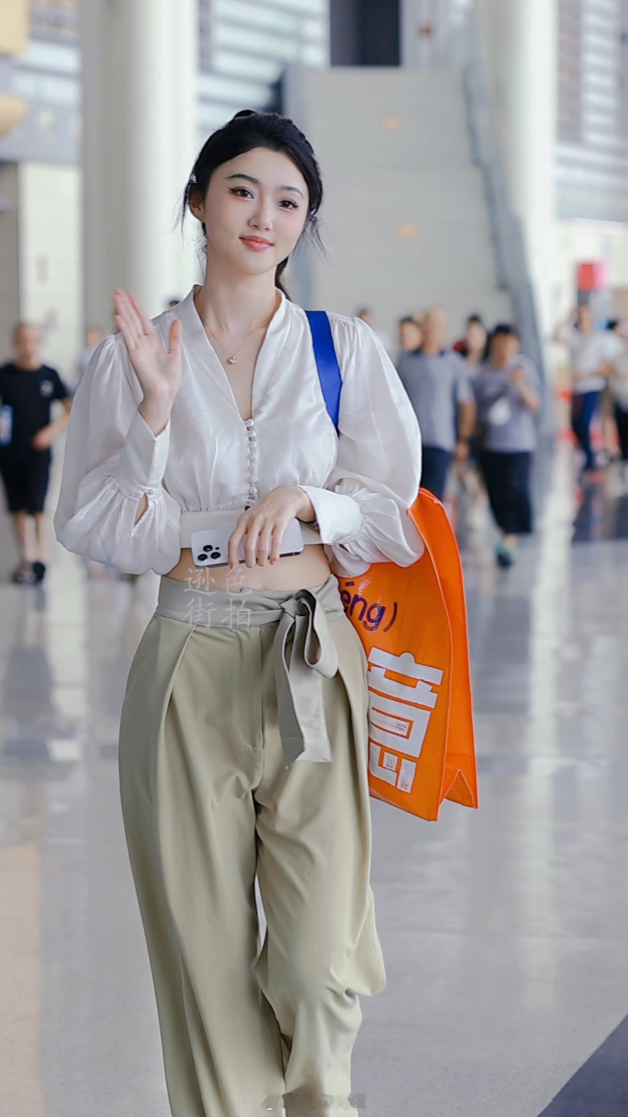 【成都街拍】[比心][比心][比心]丨摄影拍照每日穿搭​​​