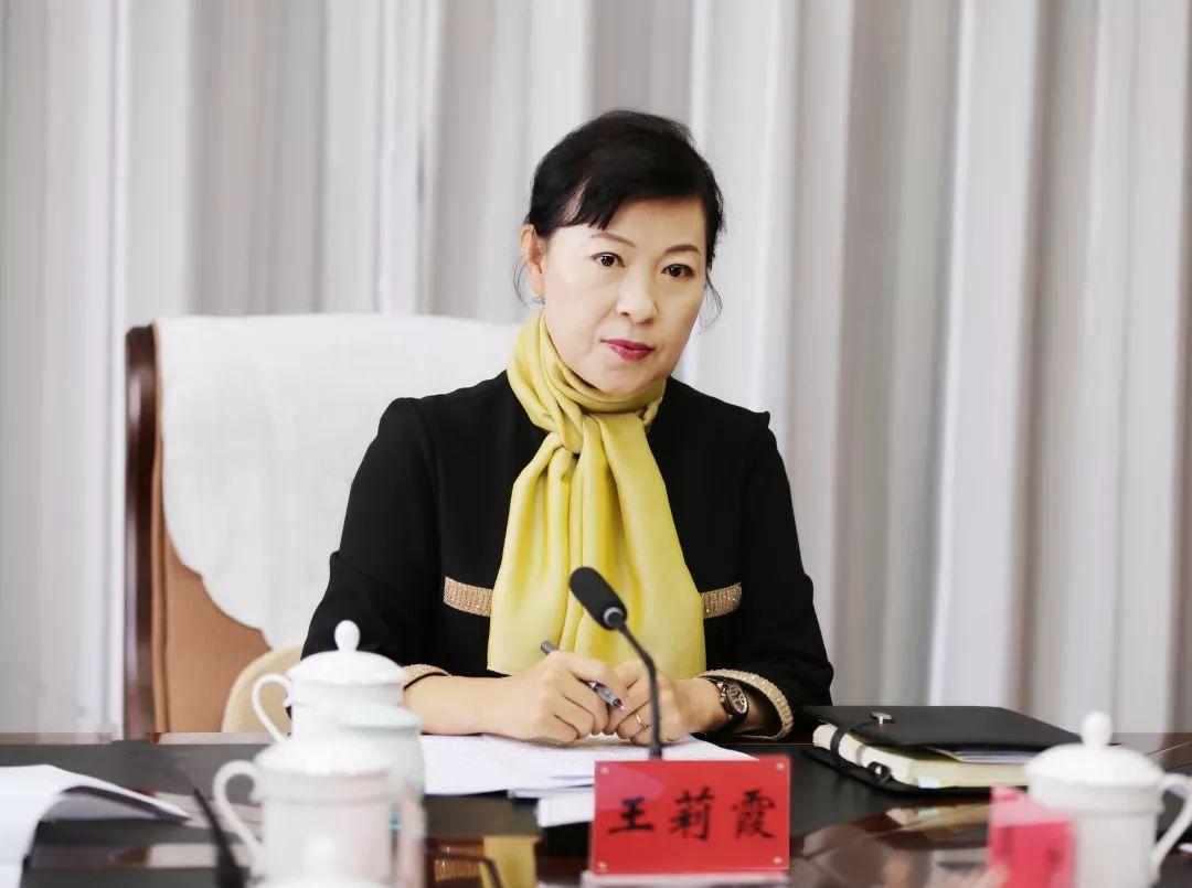 落马半年后，王莉霞被“双开”，而她此前的搭档孙绍骋，半个月前刚刚被查。从已经