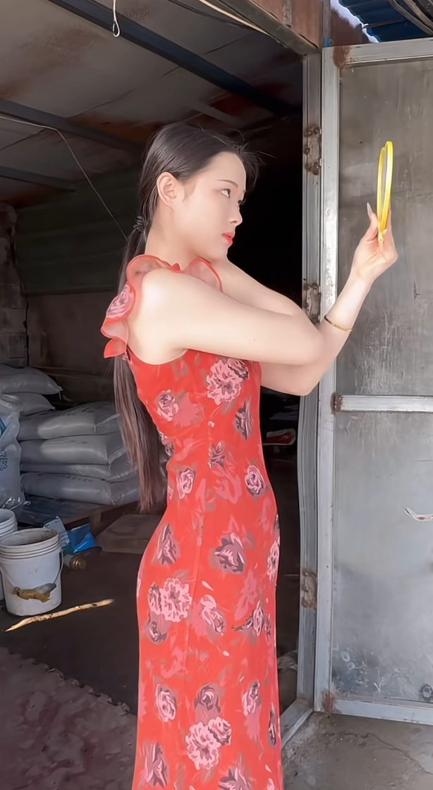 好不容易休息还要陪着闺蜜去相亲