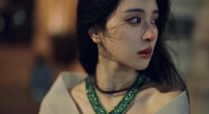 男人是一种很随便的动物，即使是非常优秀的男人，他们也会比女人显得更随便。所以也就