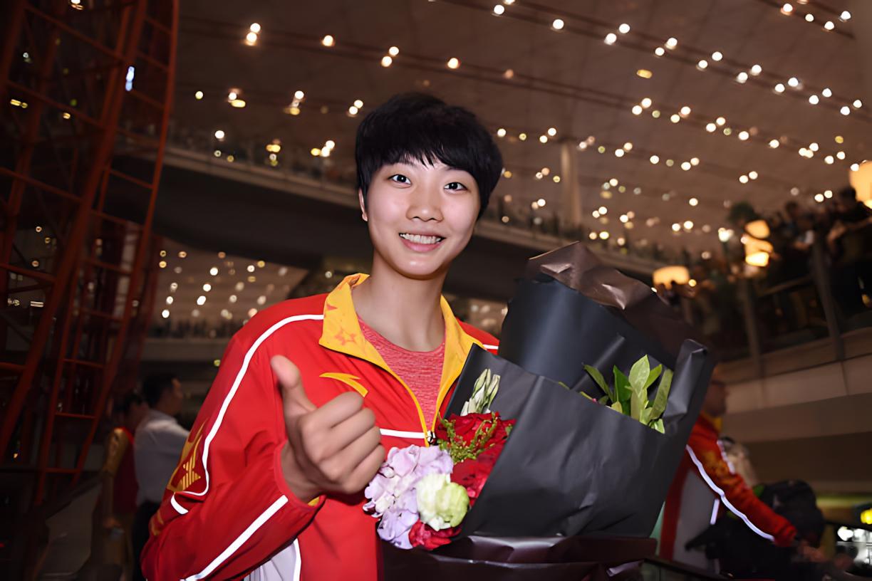 袁心玥中国女排【袁心玥面对催婚，笑言随缘】个人问题爸妈没直说，但亲戚会暗示：“有