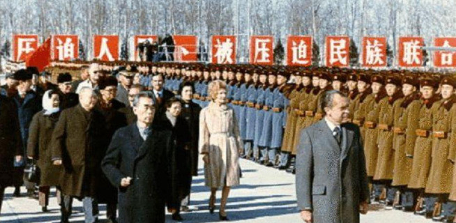 尼克松游西湖，中美代表团走散了当年尼克松访华，想去西湖溜