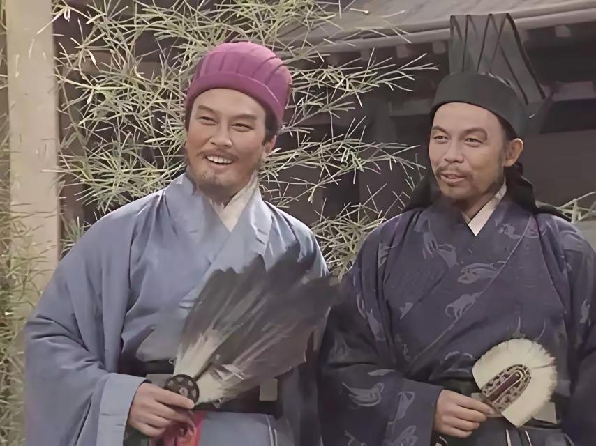 刘备的仁义算计对霸业影响不小。所谓“携民渡江”，看似不忍弃民，实则是政治绑架。公