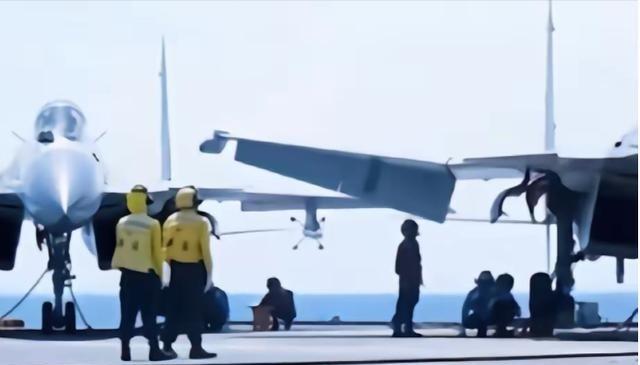 噩梦的开始？这两架被中国歼-15雷达照射的日本F-15战斗机驾驶员，在