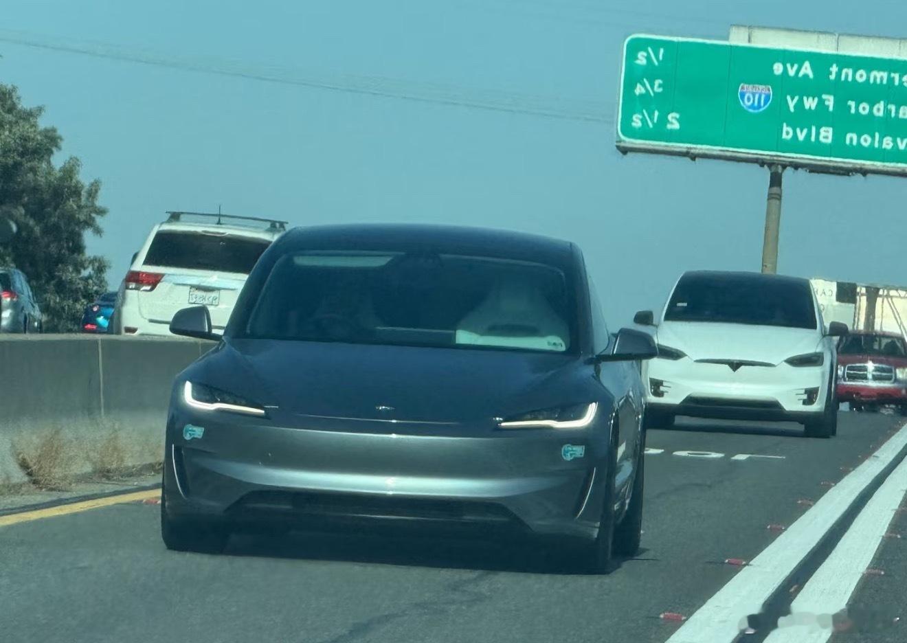海外特斯拉Model3都有无人驾驶了？​​​