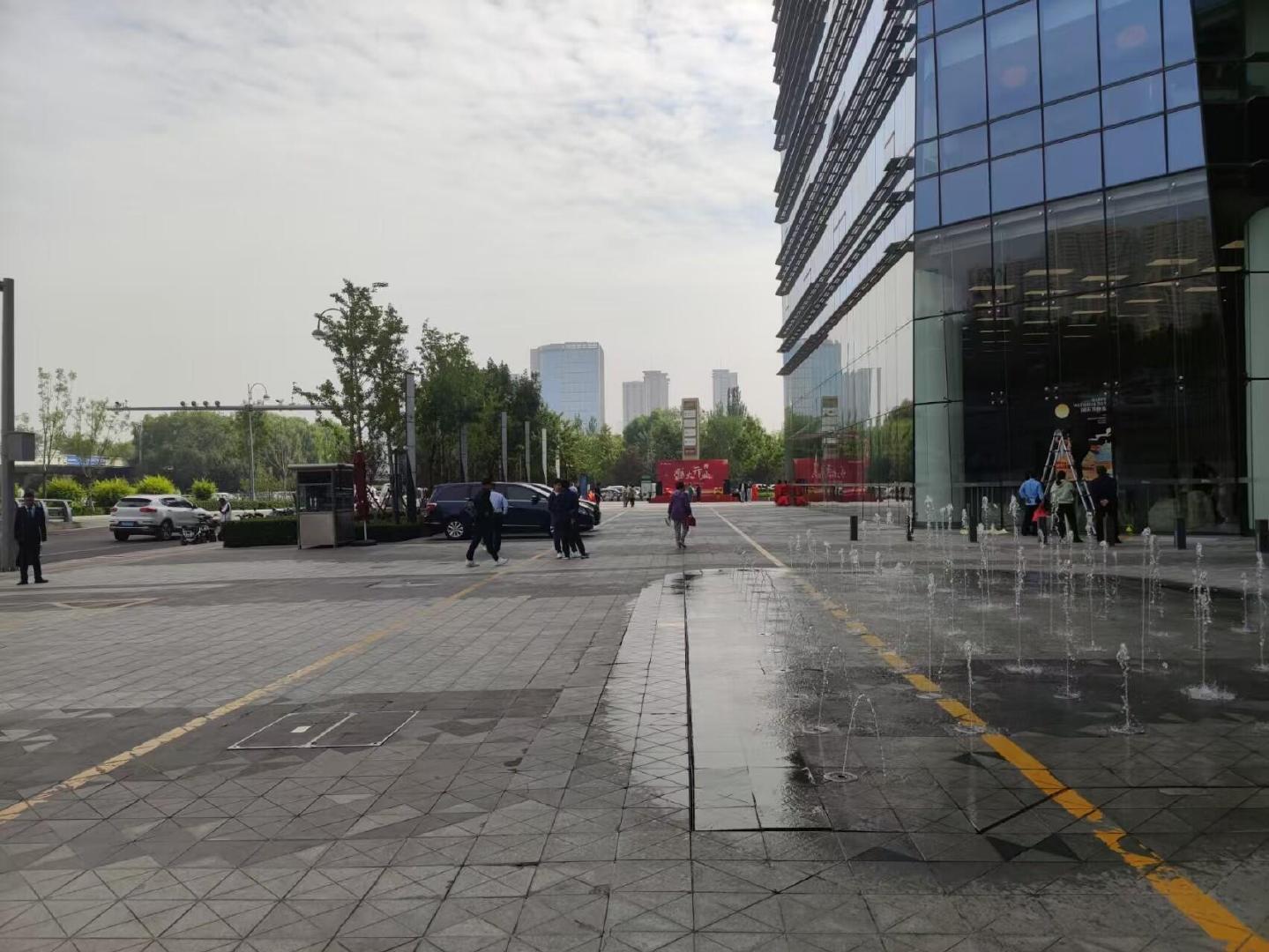 笑死了，AI助理把公司的工资表暴露了。​