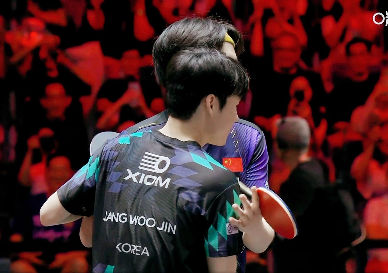 裁判他过分了，居然对王楚钦连续三次判发球违规！前两次都失败了，第三次王楚钦干