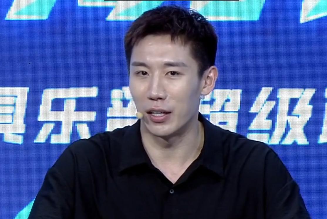 王楚钦明明状态不好，为何每场都要参赛？今晚大头2:1战胜黄旭男的这场，程靖淇