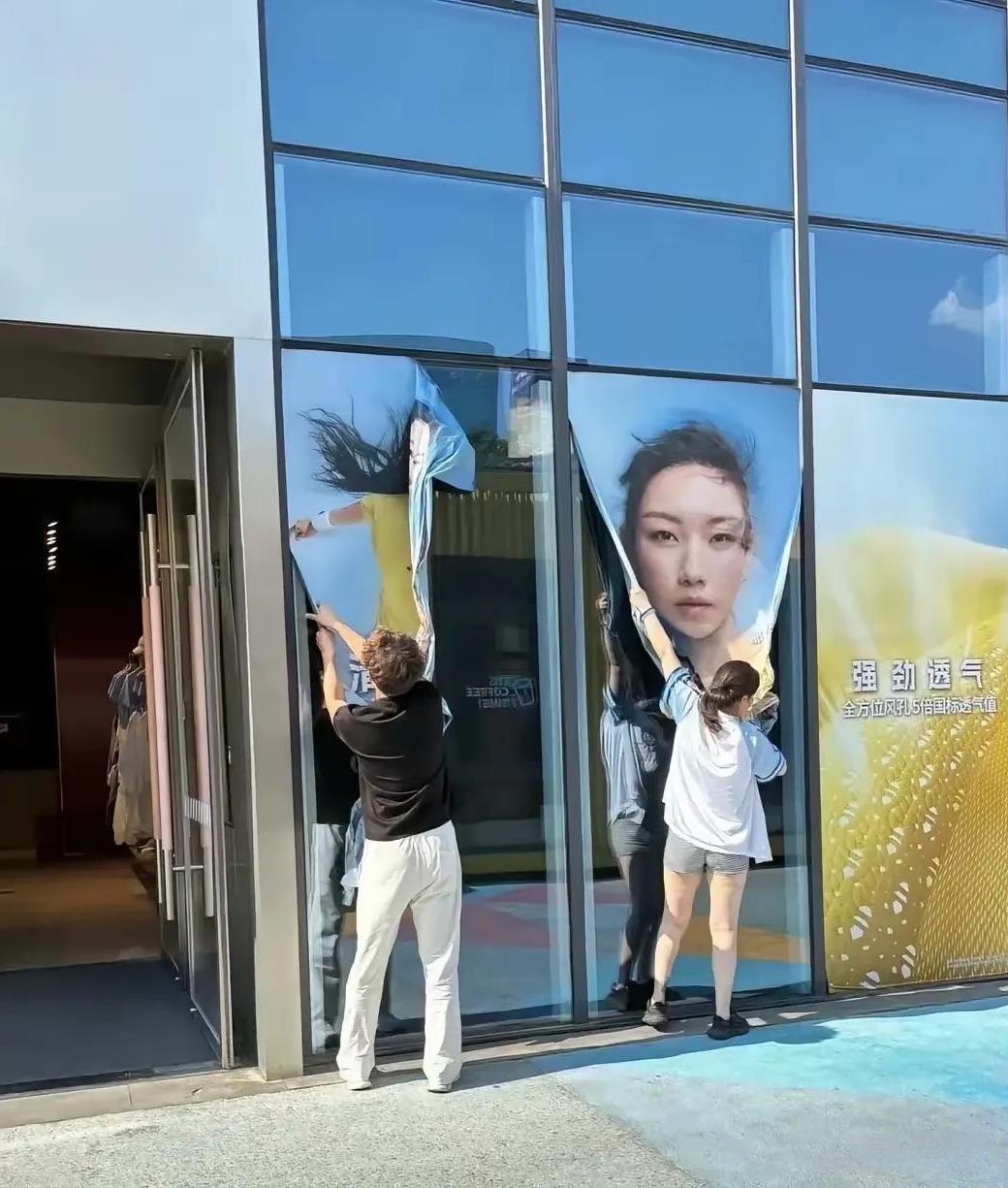 那尔那茜终于还是走到了这一天我怀疑过资本会保她到最后也怀疑过那些代言能熬