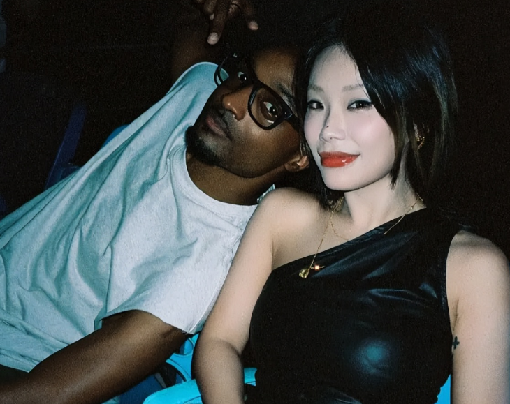 万妮达和黑人男友同居感情好，玩说唱的都比较喜欢黑人