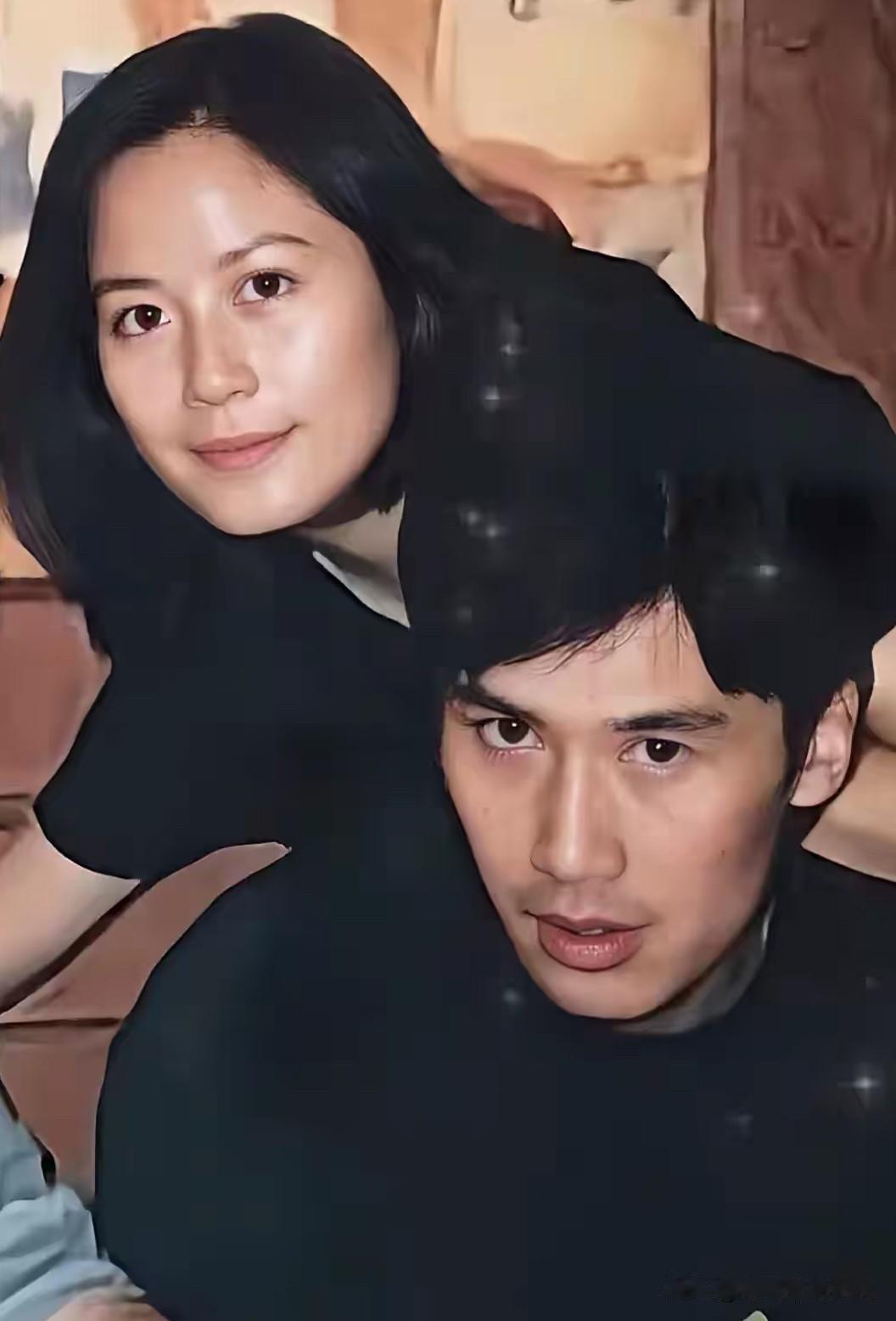 柳云龙和俞飞鸿，是大学同学，也是恋人，常被人称为金童玉女。俞飞鸿把初吻献给了柳