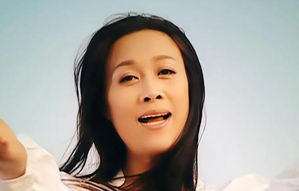 当年，大家都以为《北京欢迎你》的开场会是成龙、刘欢这样的大腕，结果名单一出来，所