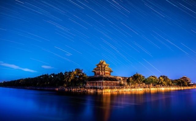 星野摄影：从技术到艺术，让夜空不只清晰，更有故事很多人第一次拍星空，最关心的