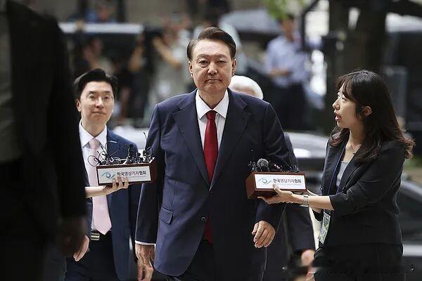 尹锡悦事情可能要迎来大结局了！9月23日消息，韩国前总统尹锡悦将出席定于当地时间