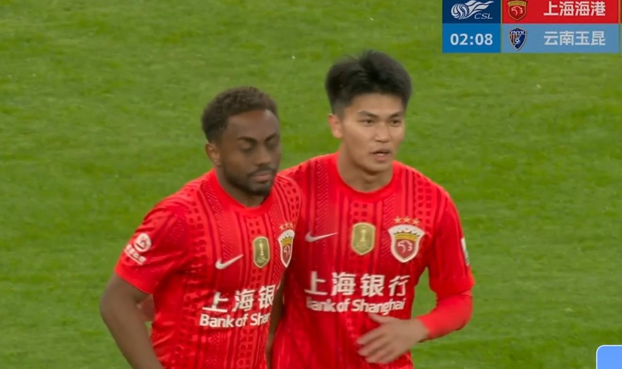 打对攻，真的太精彩了，上海海港和云南玉昆的比赛真的是高质量，比赛太激烈了，双方开