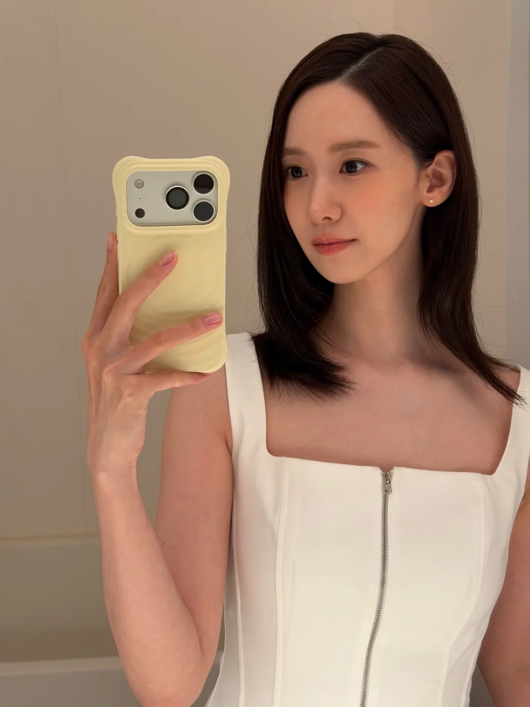 允儿ins自拍更新~好美啊~🦌