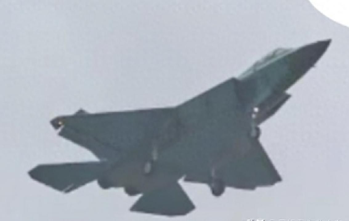 绿皮的歼-35又开始试飞了，什么情况？歼-35已经登上福建舰，并且是福建舰的