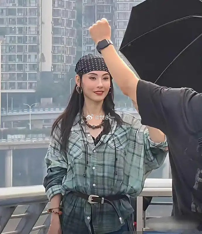 不得不说，就算是谢霆锋看见这一幕也会后悔吧