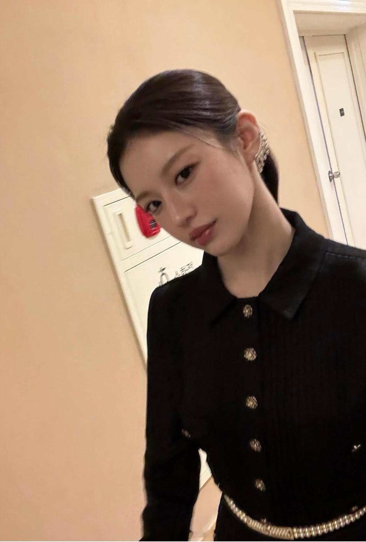 高允真高允真发量王者这两天在釜山的造型全是香奶奶的​​​