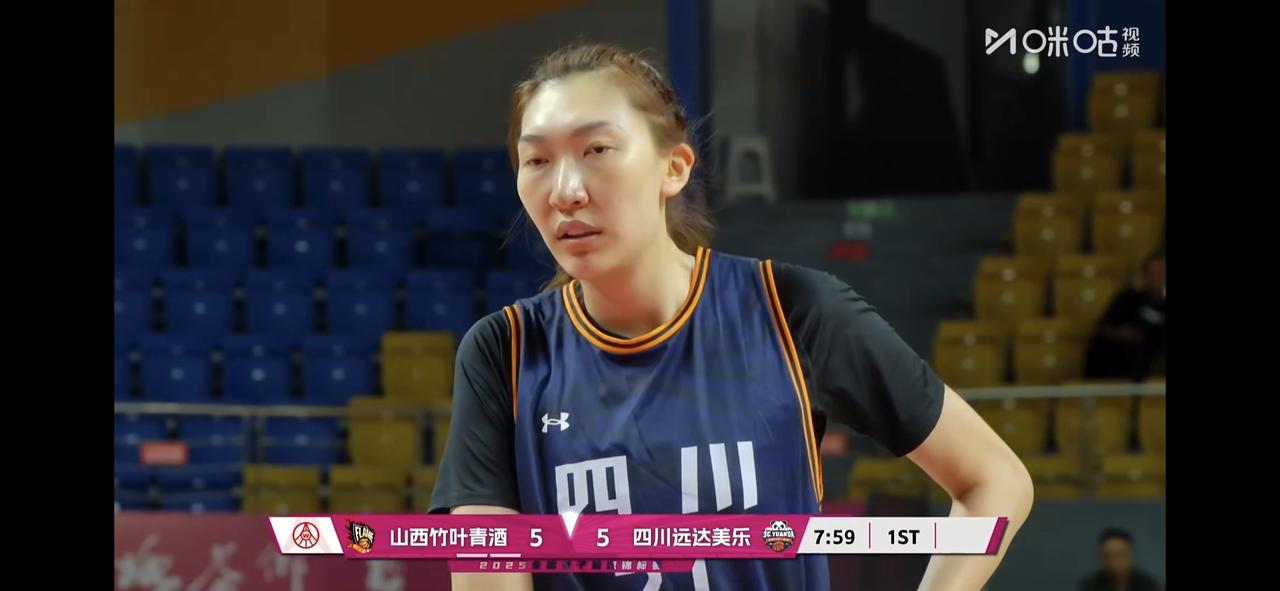 从今晚和前两场球来看，四川女篮在三位姐姐和韩旭之外，唐子婷和贾赛琪最稳苏源圆