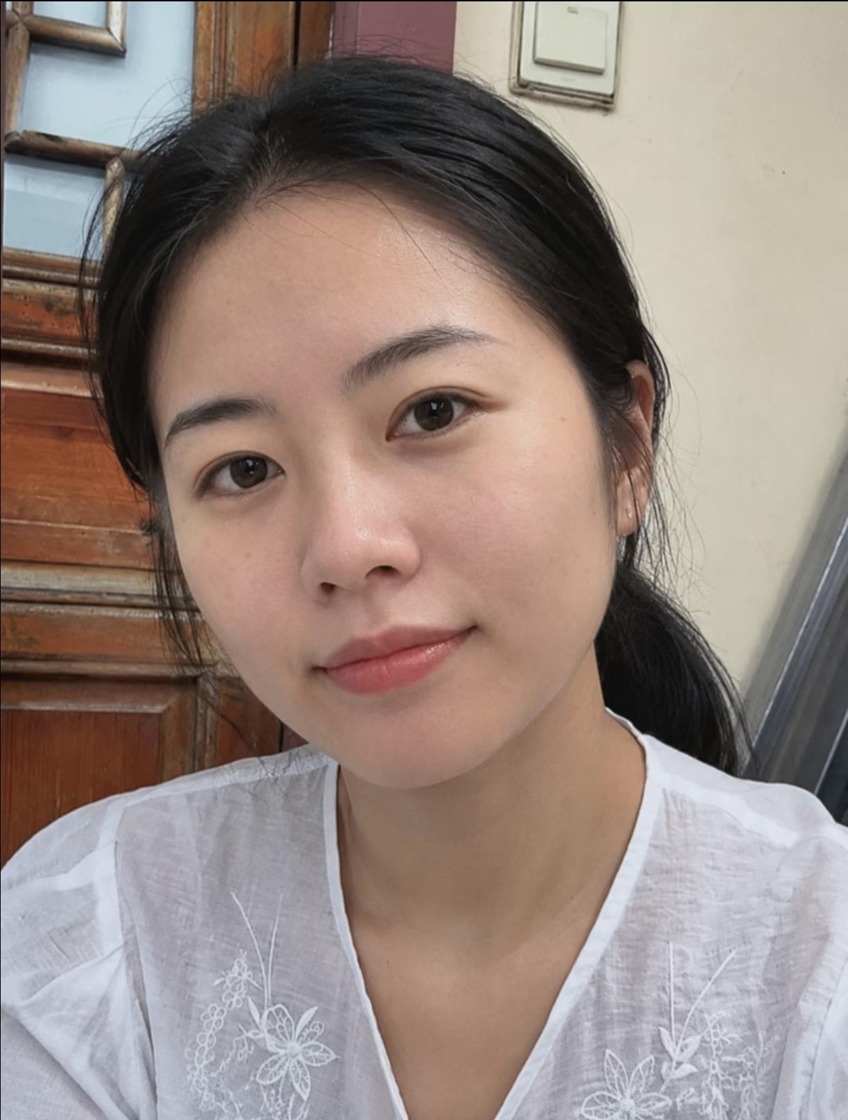 38岁的少妇无美颜，自然就是美。