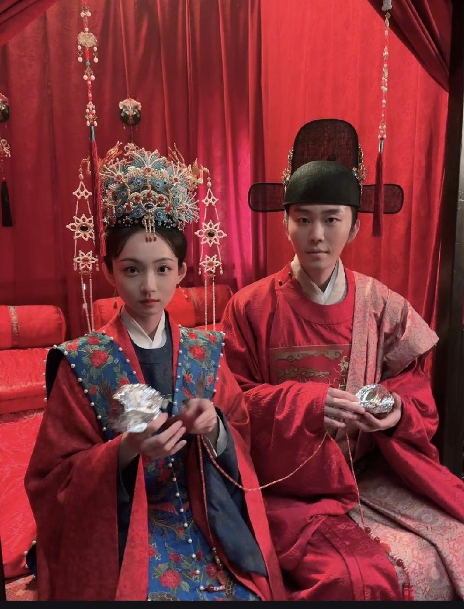 女人还是得上嫁啊。你看林绣如虽然作为庶女，回个娘家，一边一排仆人丫鬟，大家对她