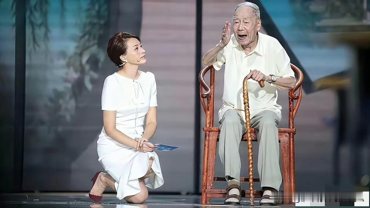 同样的跪姿，不同的脊梁