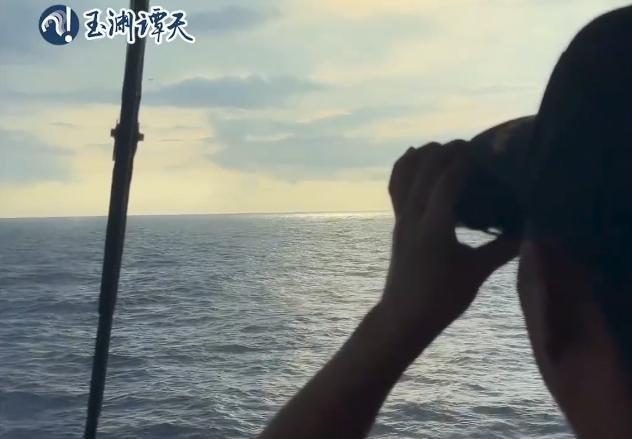 那天是6月8日，台岛东面的海域本是一片祥和。咱们的海警船正依令按序巡航，谁曾想横
