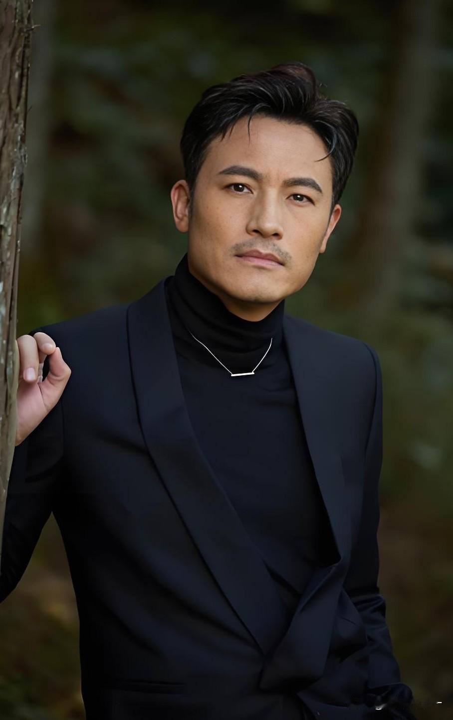 大家有没有觉得，演林东福的耿乐有点不对劲儿，都已经52岁的人了，居然还在