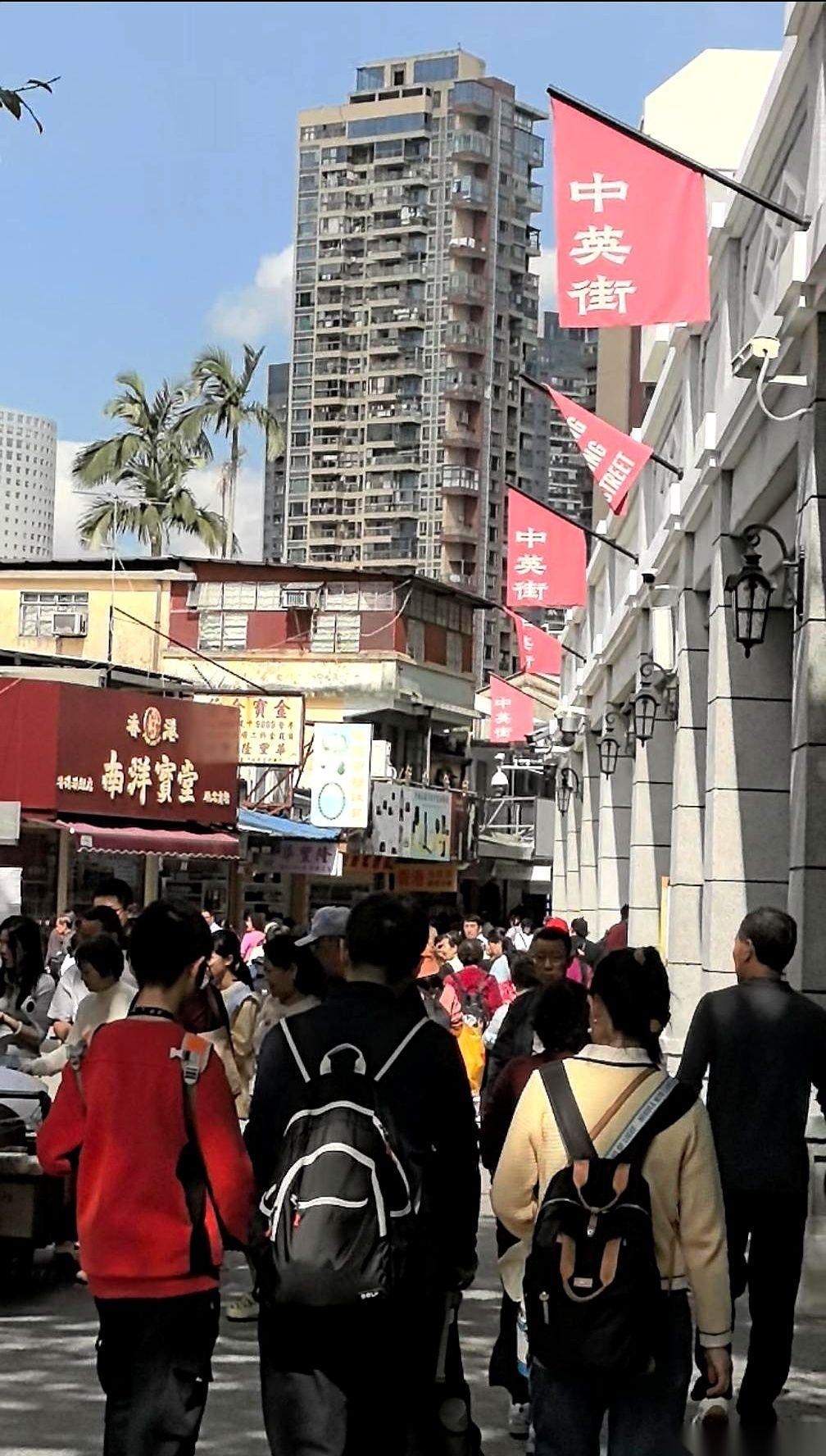 260一条的中支华子。我就随口问了句“还能便宜点不？”老板眼皮都不眨一下：2