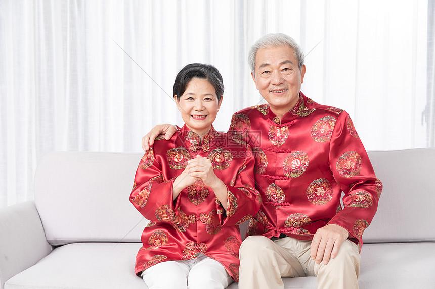 新型精神出轨，正在悄悄毁掉无数中老年夫妻的晚年安稳大多数人一提起出轨，第一