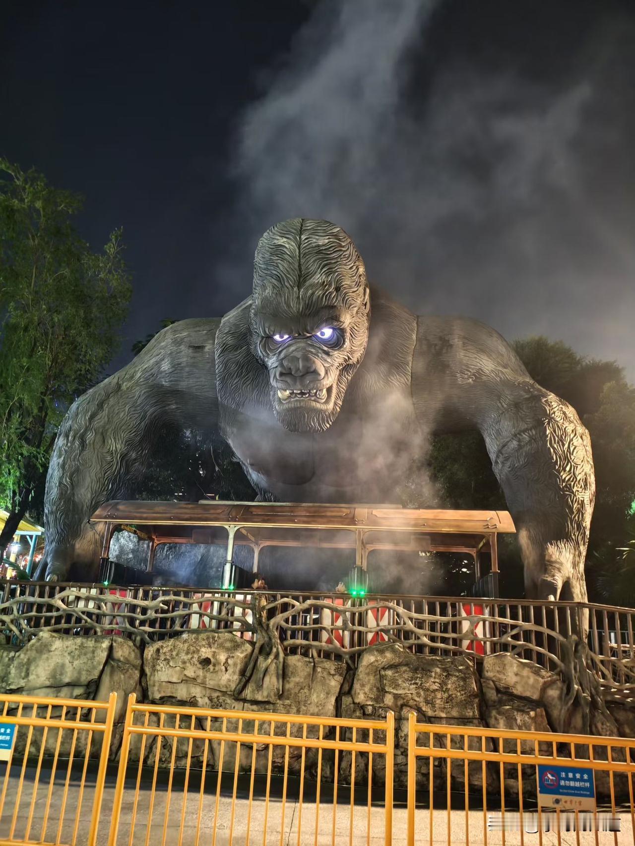 冬日生活打卡季夜游深圳世界之窗[微笑]体验了旋转木马，过山车，飞一般的感觉！