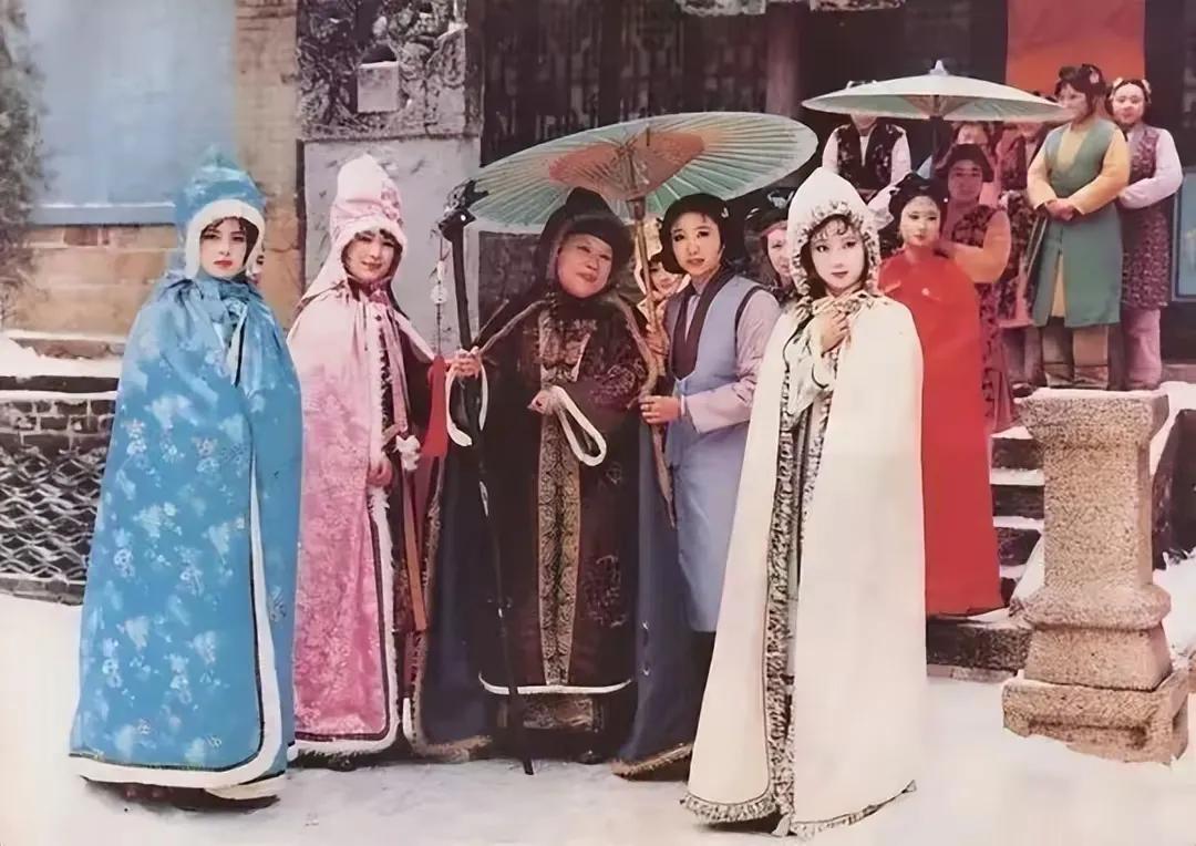 红楼梦中，大家都知道金陵十二钗，那副册和又副册都会是谁呢？在第五回中，副册中出现