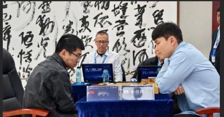 范廷钰翻盘朴廷桓，中国包揽四强。白棋一路被压，胜率只剩个位数，没人觉得他能翻。