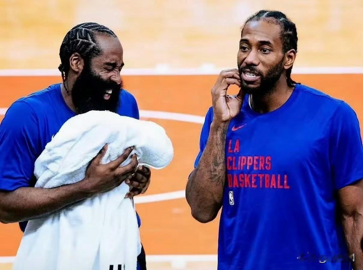 哈登这小子隐藏够深的！哈登和骑士谈判交易在6周前已经开始了。而且米切尔对哈登