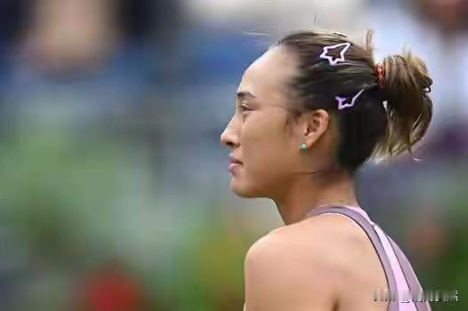 怎么说呢？郑钦文自从伤愈复出共参加了9站比赛，最佳战绩是三个WTA1000第三