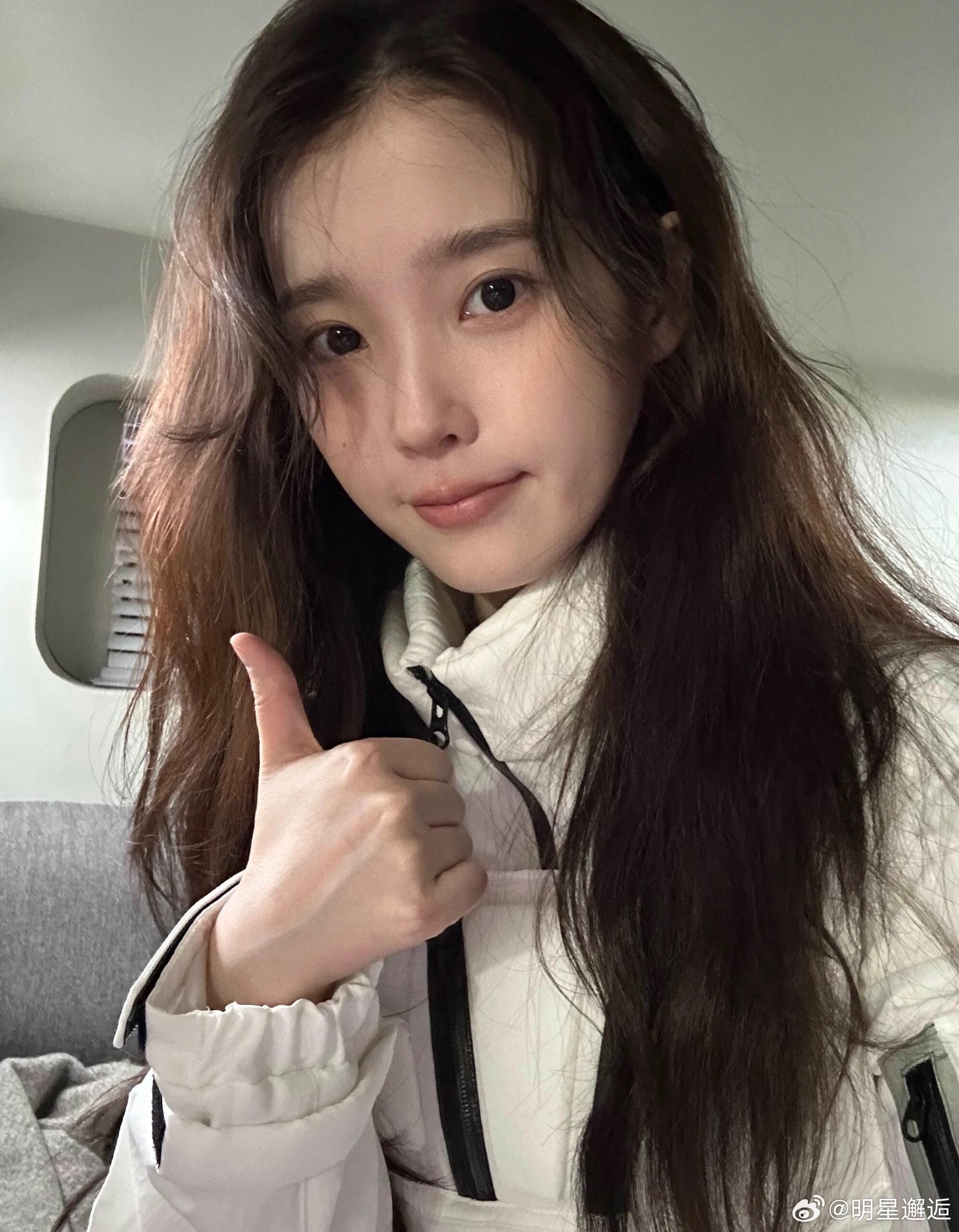 IU李知恩ins更新，韩女真的很会拍照，那么清透干净，很有ins感