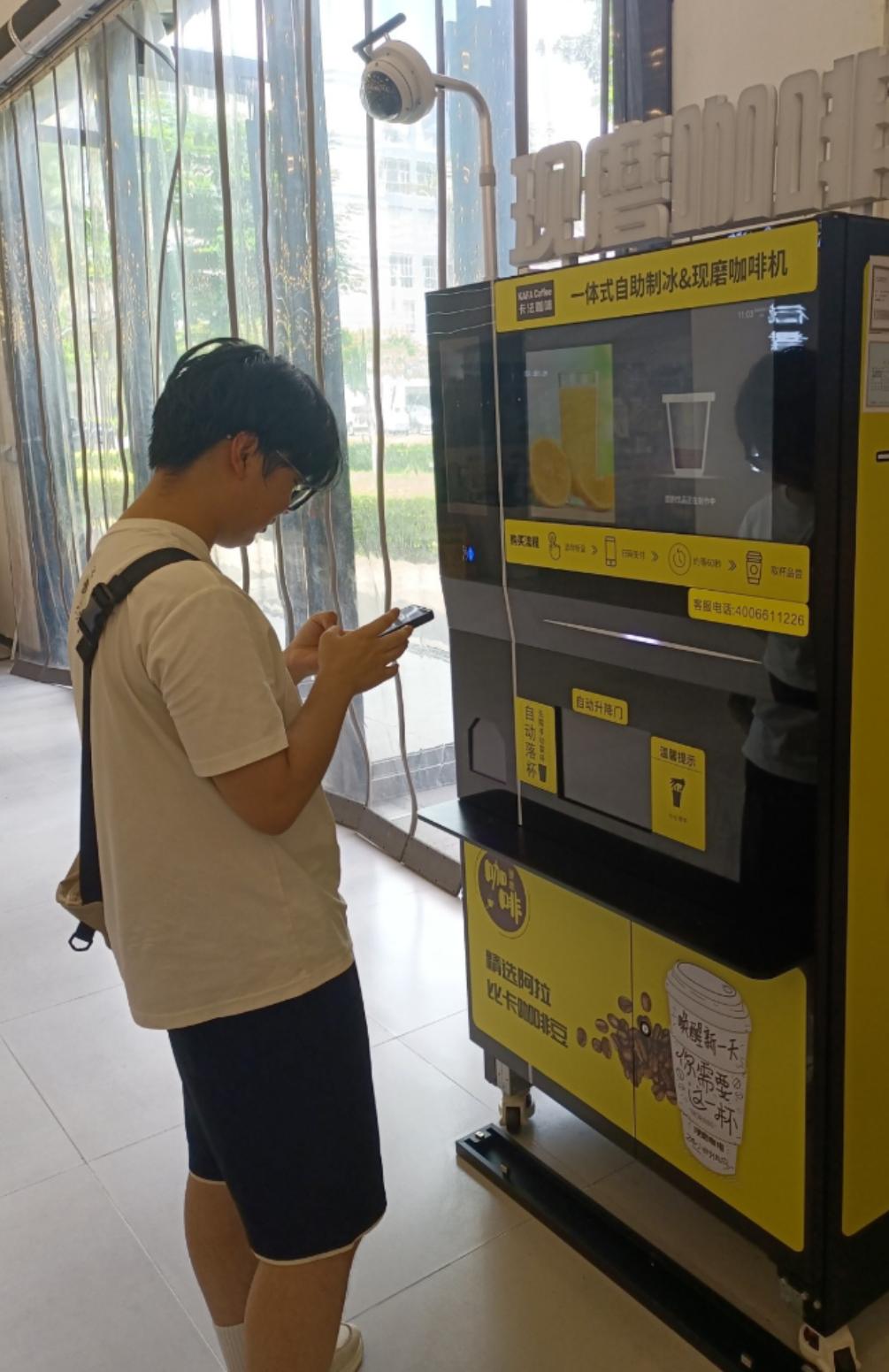 大学生遇到这样的舍友怎么办？昨天才把读大二的神兽送去学校，今天就回来了，说不想