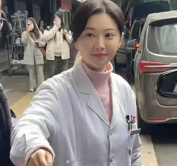 景甜为什么现在看着有种上了年纪的感觉，而且看着胖胖的