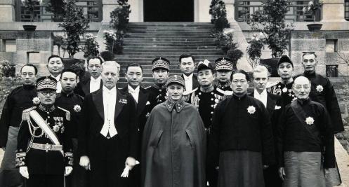 1949年,蒋介石退守台湾,人到晚年,他却始终解不开一个心结:苦心经营几十年的江