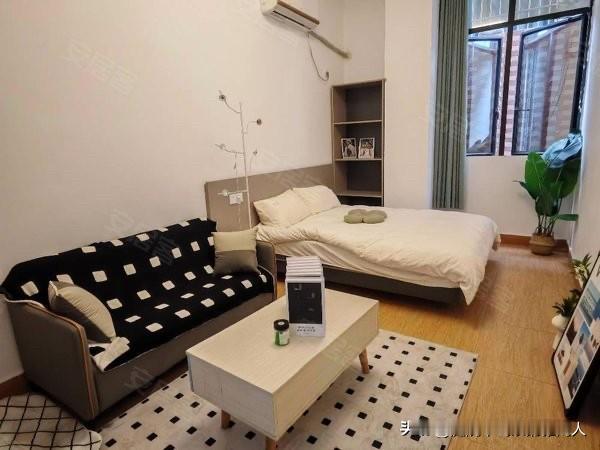 我一个小公寓。人家挂23万，我挂20万，人家挂20万，我挂18万，最终我17万卖