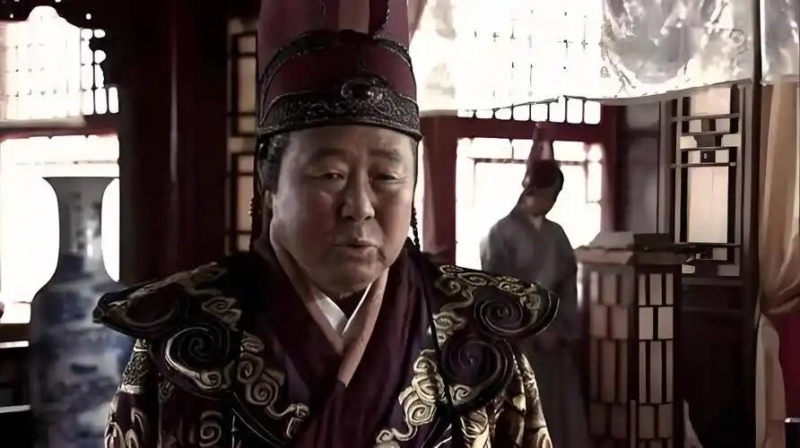 明朝的太监多数是忠臣，反而是文人，尤其是东林党断送了大明。大明朝自从出了一个三宝