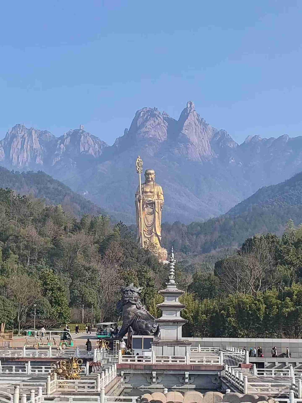 我的今日状态：🏝️旅行度假我这里的天气：🌤️多云