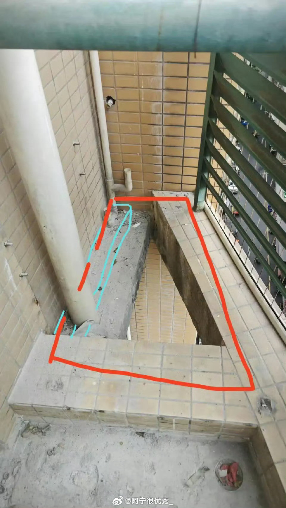 阳台三角区要怎么改造？急？打算封住，放东西，大家有什么好建议吗