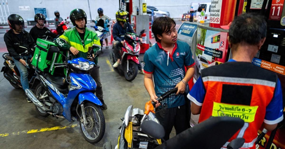 海上船舶航行追踪的公开数据近期被完整曝光，短短两天窗口期里，大批量柴油物资平稳运