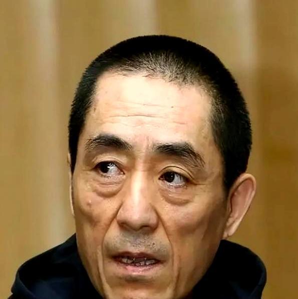 张艺谋亲弟，拒绝三个贵人选项。只要房要钱，继续修车。你听完别急着说他傻。当