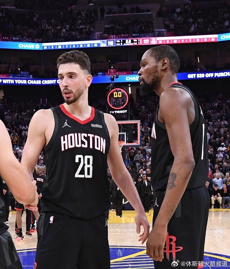 据雅虎体育NBA记者KellyIko的报道：火箭愿意听取其他球队针对队内全明星